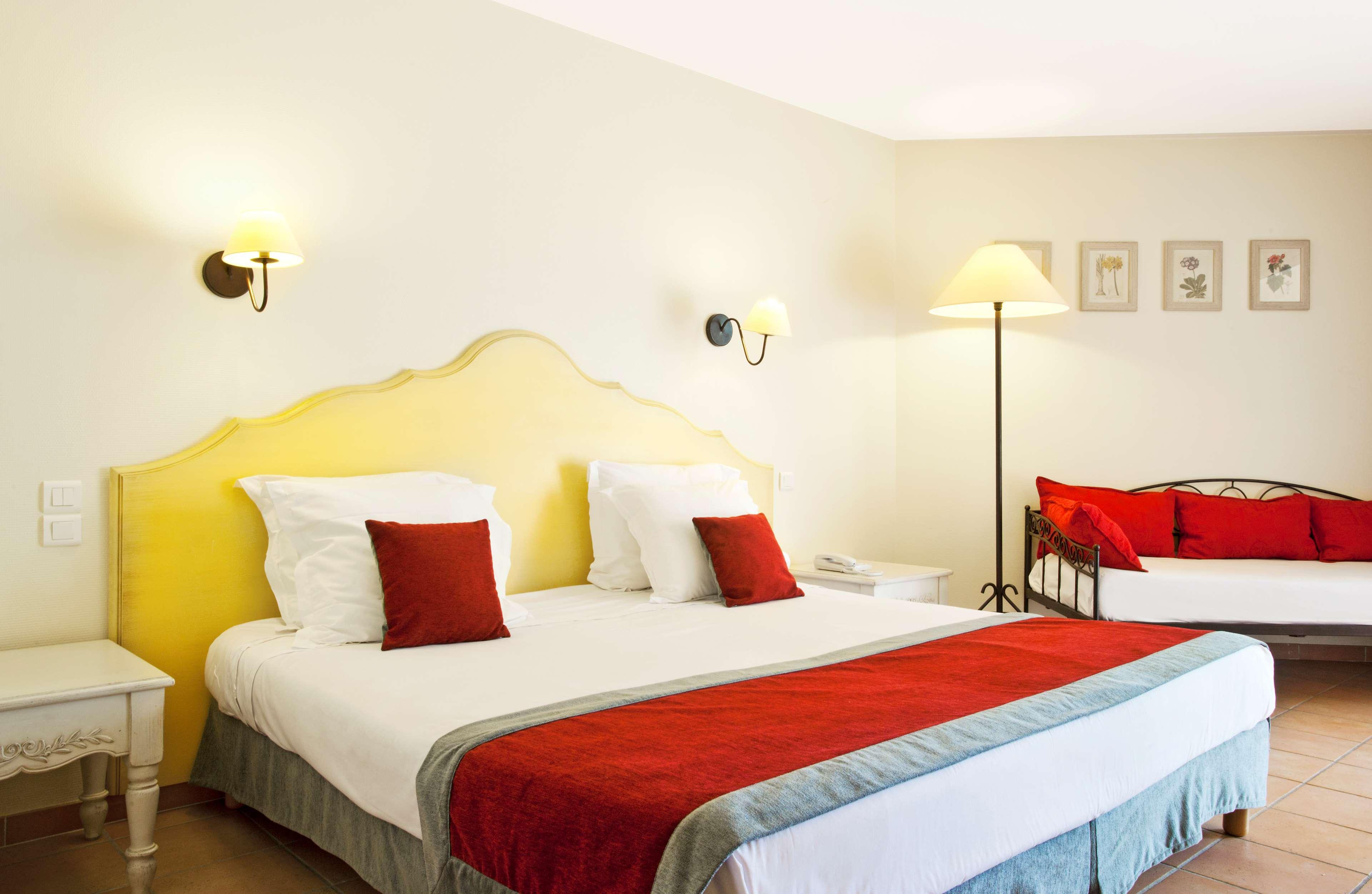 Golden Tulip Avignon Le Paradou Buitenkant foto