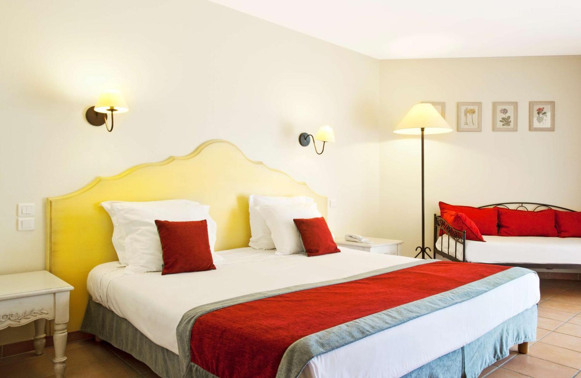 Golden Tulip Avignon Le Paradou Buitenkant foto