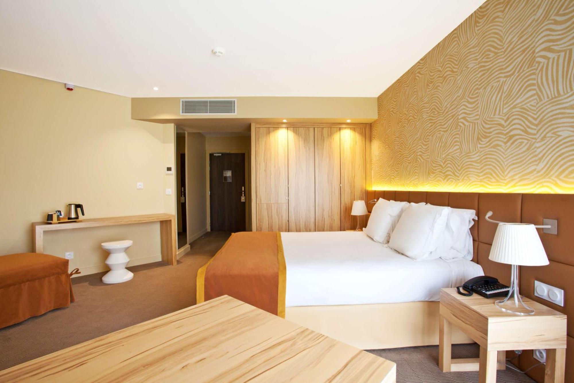 Golden Tulip Avignon Le Paradou Buitenkant foto
