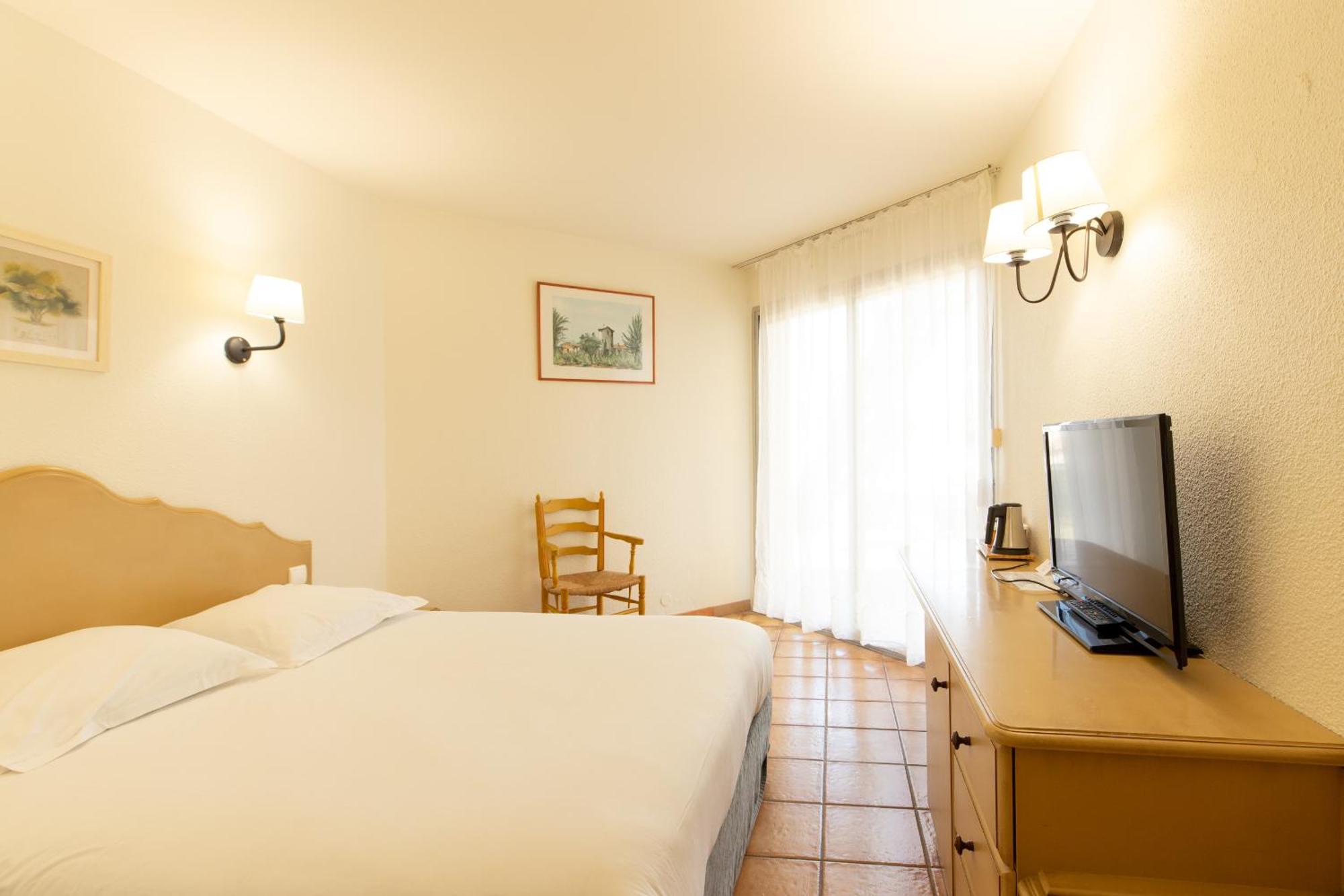 Golden Tulip Avignon Le Paradou Buitenkant foto