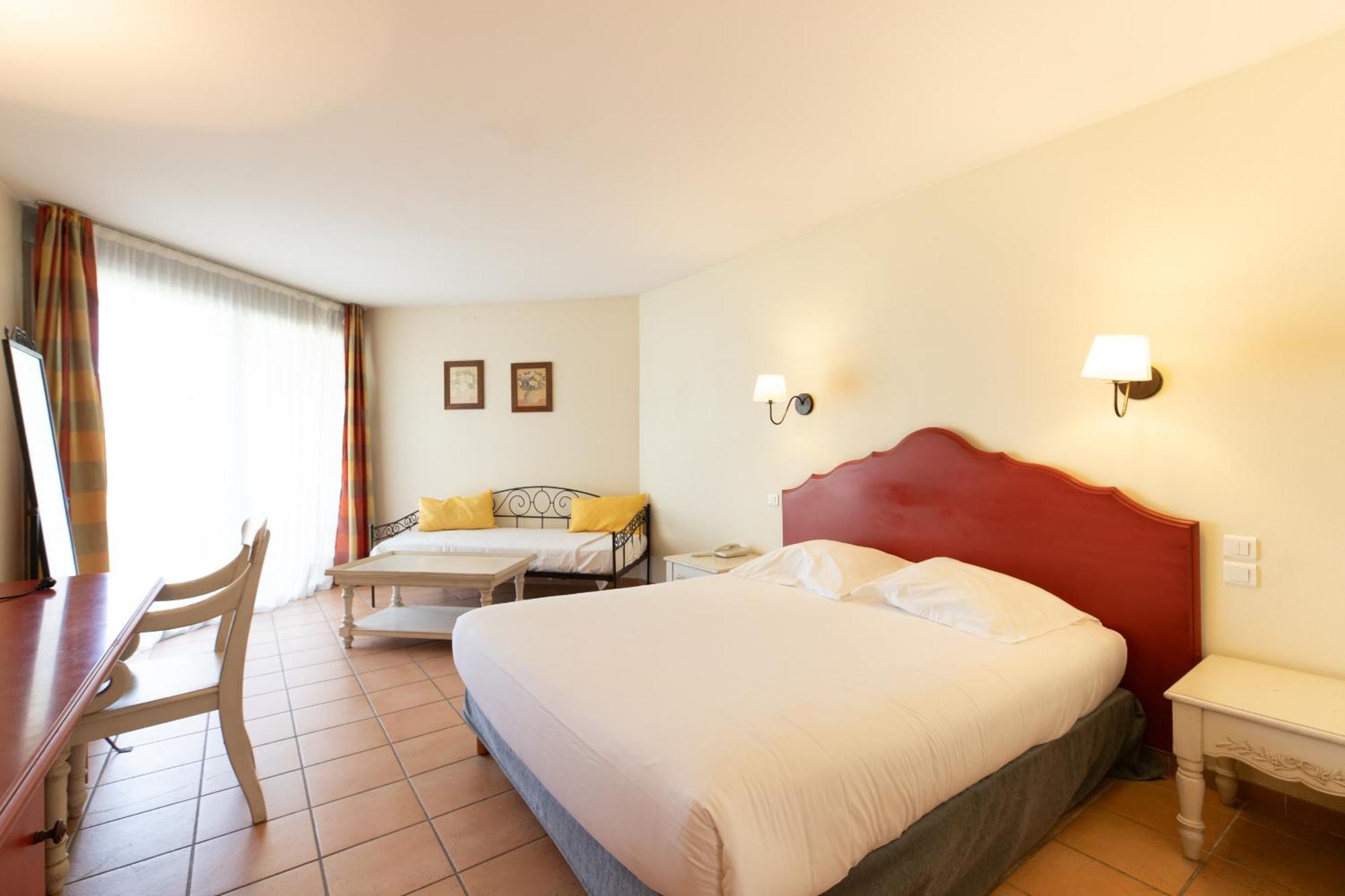 Golden Tulip Avignon Le Paradou Buitenkant foto